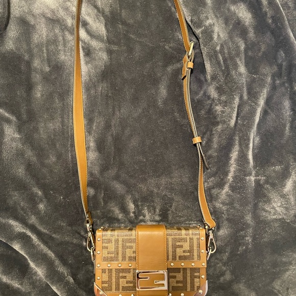 Fendi Baguette Trunk Mini - Picture 2 of 11